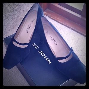 ST. JOHN Black Suede Shoes with Gold Tone Metal